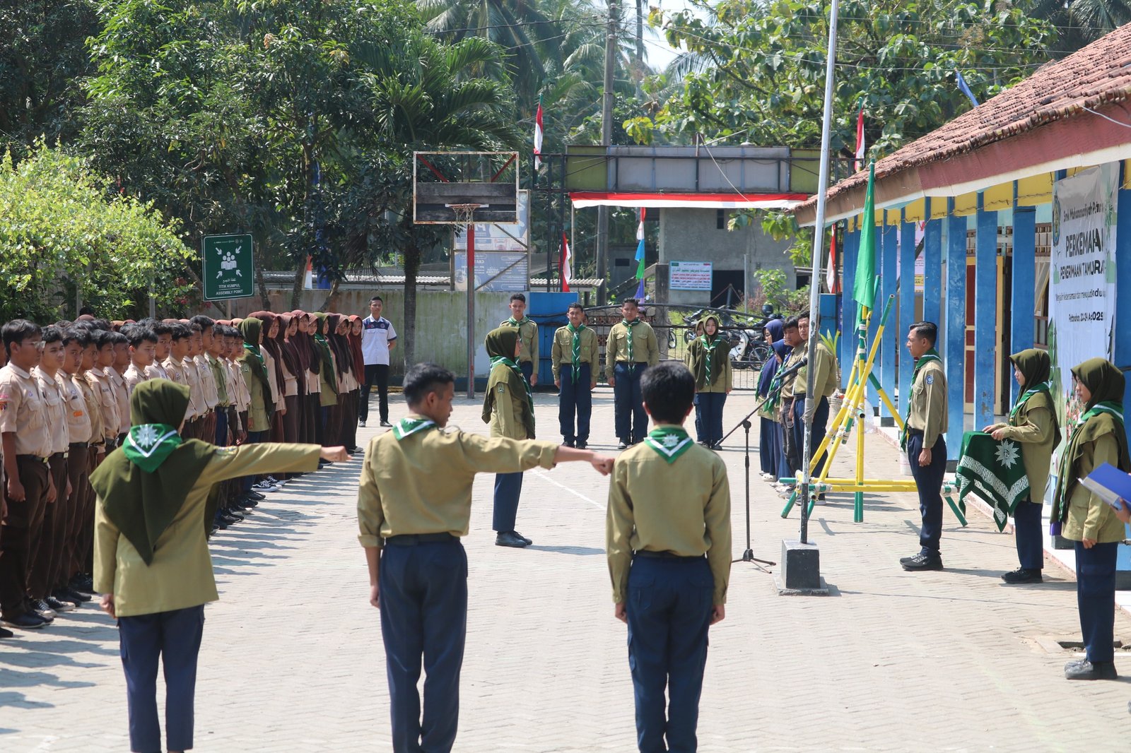 UPACARA PEMBUKAAN KEMAH PENERIMAAN TAMU KERABAT HIZBUL WATHON SMK MUHAMMMADIYAH PETANAHAN 2025
